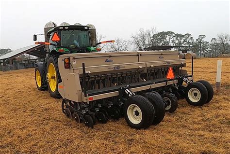 Small No-Till Drill Seeder 的图像结果