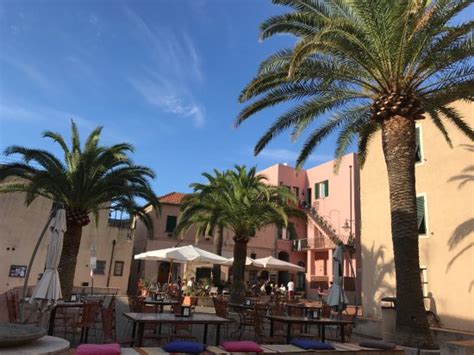 HOTEL RESTAURANT BAR ARABESQUE, Varigotti - Menu, Prices & Restaurant ...