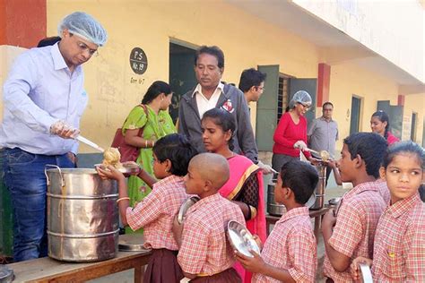 Serve Food To Underprivileged Kids | LBB