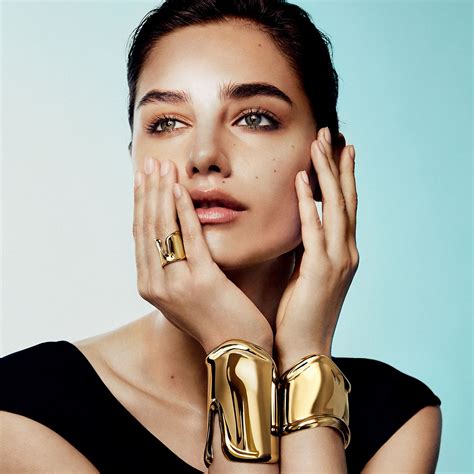 Elsa Peretti™ Bone Cuff | Tiffany & Co. International
