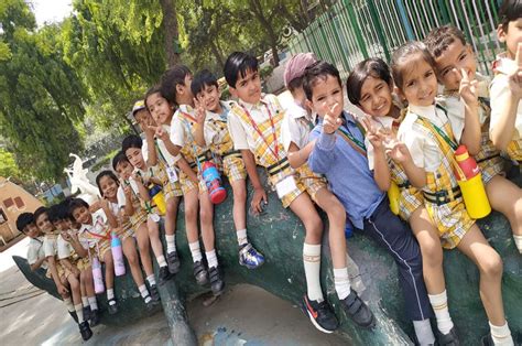 UKG Lily Theme Visit