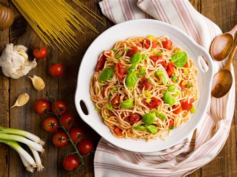 Balsamic and Basil Pasta Salad - Kosher.com