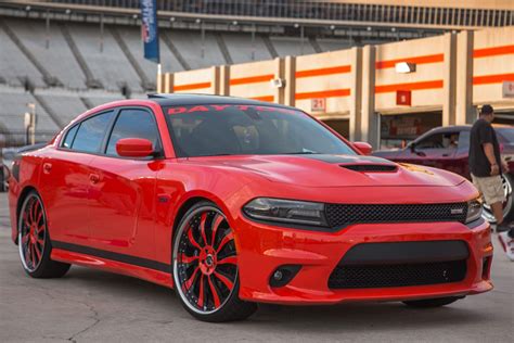 Dodge Charger SRT 392 Hemi on Forgiato Wheels (Inferno) 2017 года выпуска. Фото 1. VERcity