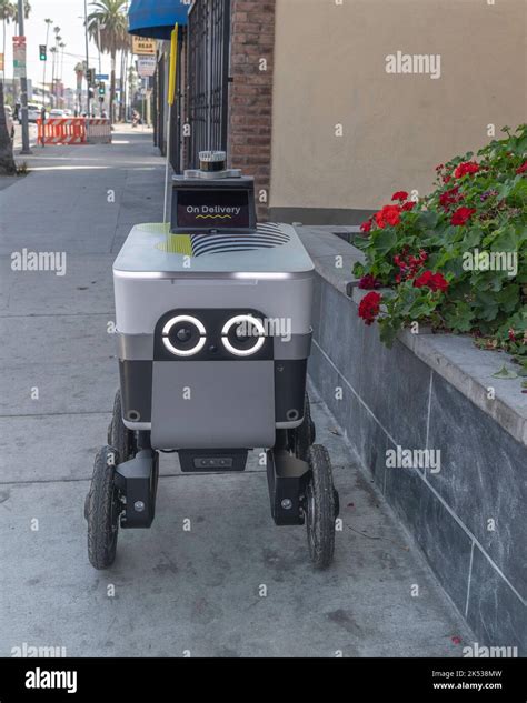 Robot Food Delivery Los Angeles at Andres Lowe blog