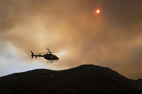 Se estrelló un helicóptero hidrante que contenía los incendios forestales en Neuquén - Minuto ...