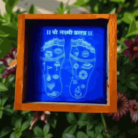Rangly Sthir Lakshmi Padam Rangoli Stencil Wooden 5*5 Inches Pack of 1