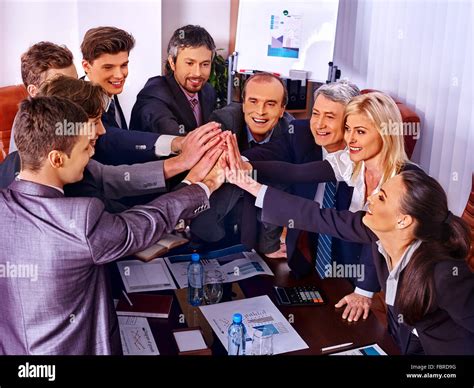 Group of Business People 的图像结果