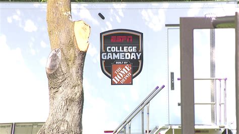 Author Michael Wallis scrapes away the myths surrounding Oklahoma ...