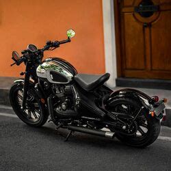 Yamaha XSR155 now available in new Metallic Black shade | HT Auto