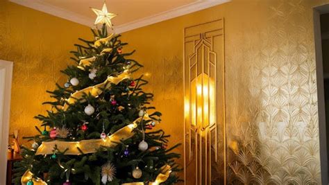 Best Paint Shades to Create a Festive Christmas Look