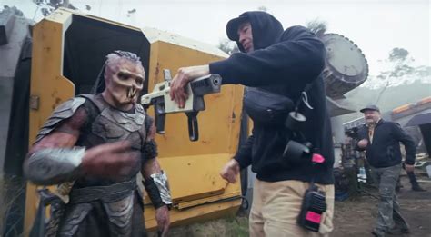 Business Man Suit Amor Badlands 的图像结果