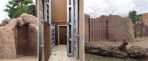 ZooLex Image - Doors between outdoor exhibits
