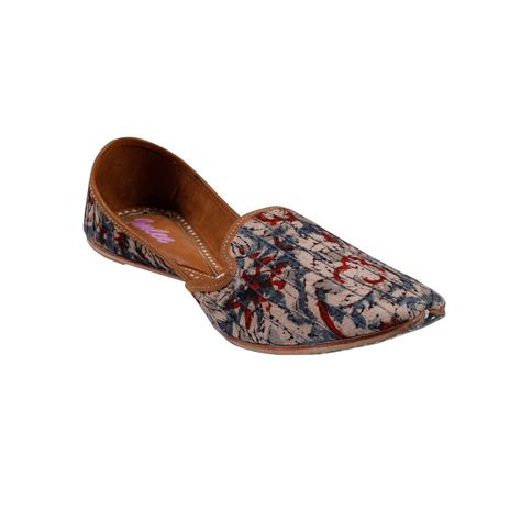 SIYAAH RAAT - INDIGO & RED PINTUCKED KALAMKARI MOCASSIN JUTTI – Imlee ...