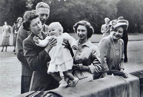 How Queen Elizabeth’s Father Prepared Her for the Throne | Queen elizabeth, Princess margaret ...