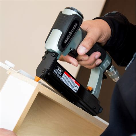 Metabo HPT 1-3/8-in 23-Gauge Pneumatic Pin Nailer NP35AM at Lowes.com
