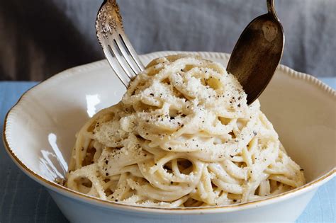 Leonardo Vignoli’s Cacio e Pepe Recipe — Salt & Wind Travel