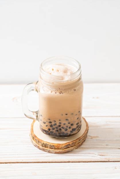 Taiwan milk tea with bubbles | Premium Photo