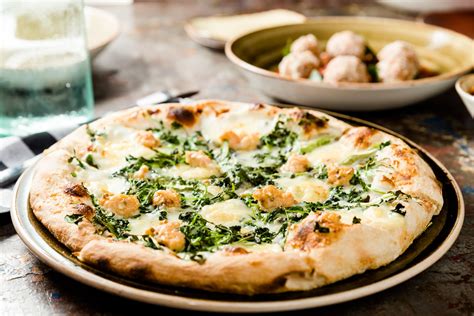 Basso West | Gastropub in Westport Plaza