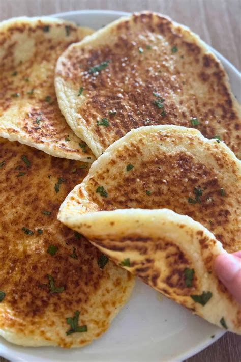 Gluten Free Naan Bread Recipe (3 Ingredients + Garlic Butter)