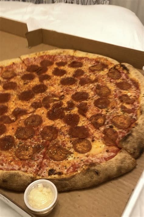 Nick's Pizza South Beach - Miami Beach Florida Restaurant - HappyCow