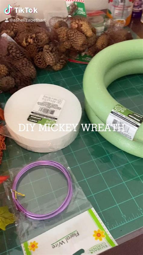 Diy mickey and minnie mouse christmas ornaments – Artofit