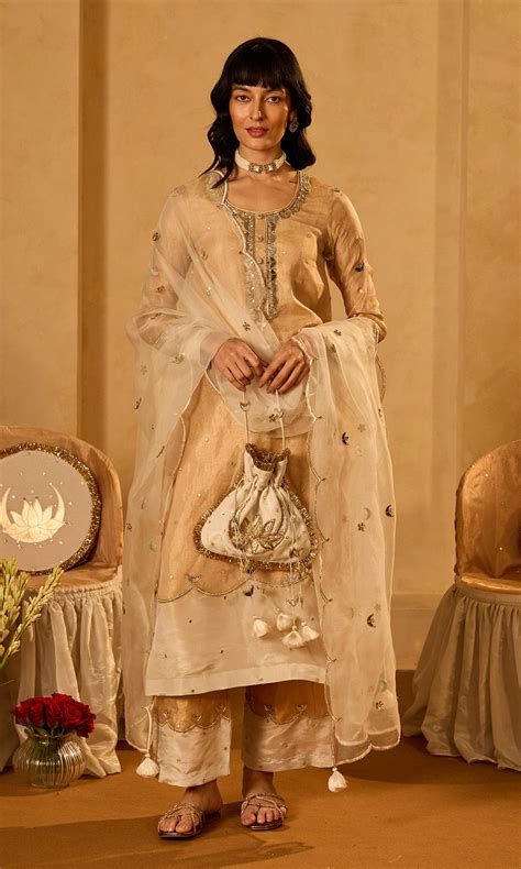 NEW ARRIVALS | Ridhiiee Suuri