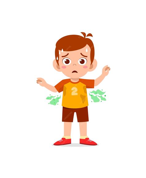 Le petit garçon mignon a le corps en sueur et la mauvaise odeur ...