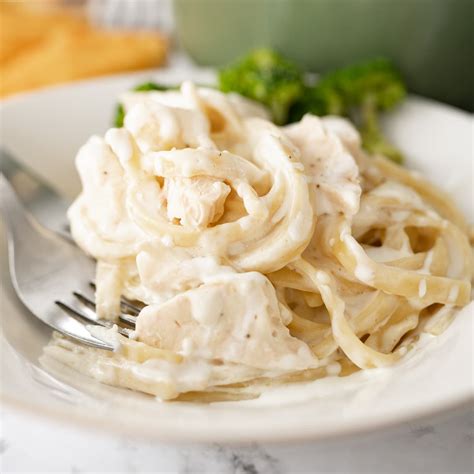 Fettuccine Alfredo With Chicken One Pot Creamy Garlic Parmesan Chicken