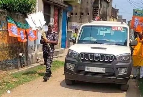 Trinamool plaint after CAPF jawan 'seen' with lotus cutouts