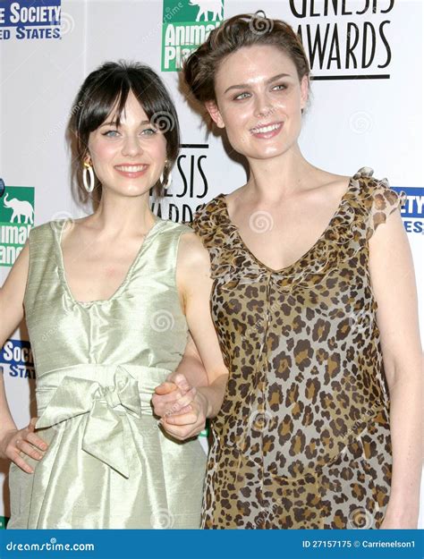 Emily Deschanel And Zooey Deschanel