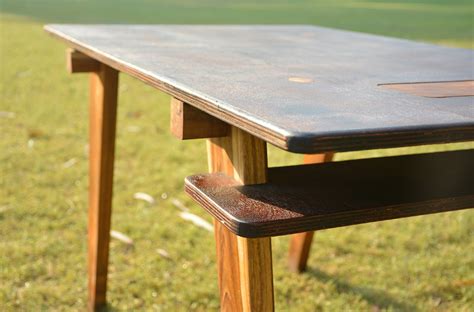 Making a Wooden Table 的图像结果