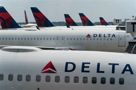 ¿Puede Delta Air Lines hacer que los trabajadores no vacunados paguen?