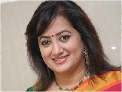 Sumalatha Amabreesh shares a special picture with Chiranjeevi on his ...