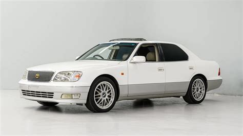 Toyota Celsior Market - CLASSIC.COM