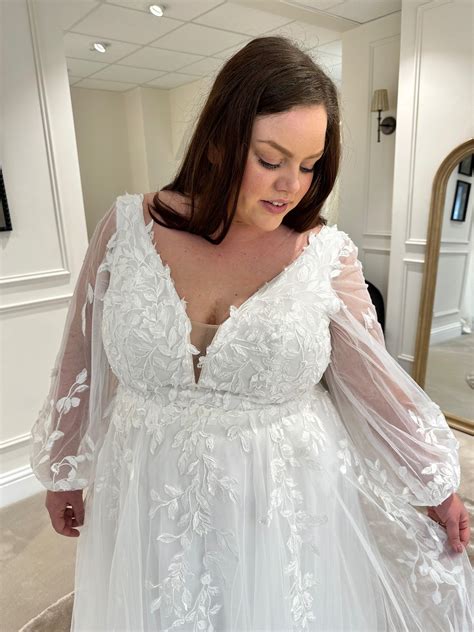 Boho style plus size wedding dress