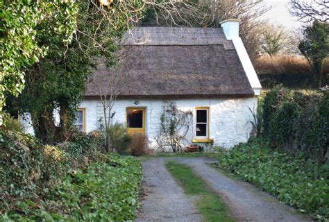 Cottage in County Clare, Ireland | Ireland cottage, Countryside house ...