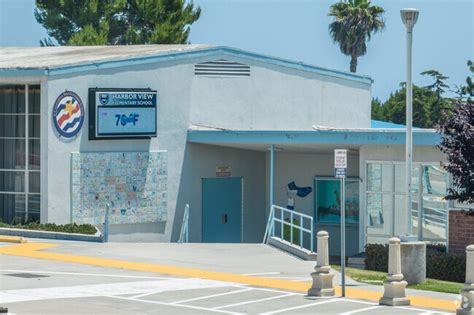 About Corona Del Mar | Schools, Demographics, Things to Do - Homes.com