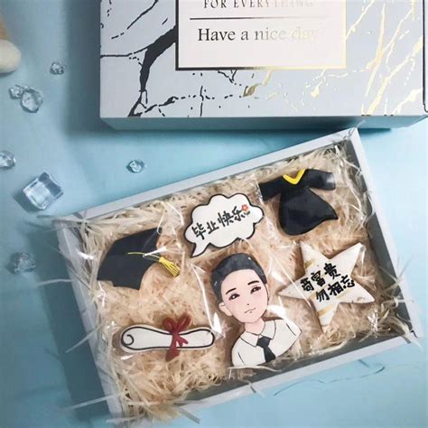 毕业季礼物要什么最新素材