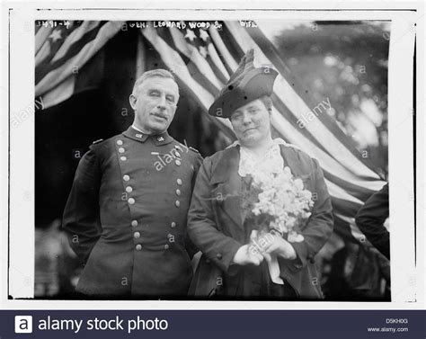 Philippines uniform Black and White Stock Photos & Images - Alamy