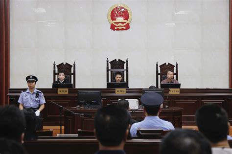 江州区法院开庭审理一起敲诈勒索案|何某|江州区|敲诈勒索_新浪新闻