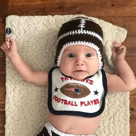 8 Week Old Baby - Newborn Baby Tracker - Mama Natural