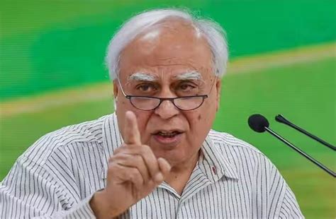 'राजनीतिक उद्देश्यों के लिए होता है कानून का इस्तेमाल', राहुल गांधी की ...
