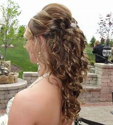 Halfway Up Hairstyles by 39 Half Up Half Hairstyles To Make You Look Halfway Up Hairstyles