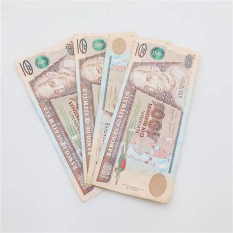 400 Guatemalan Quetzales | Property Room