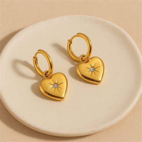 Kimaya danglers – Dainty Diaries