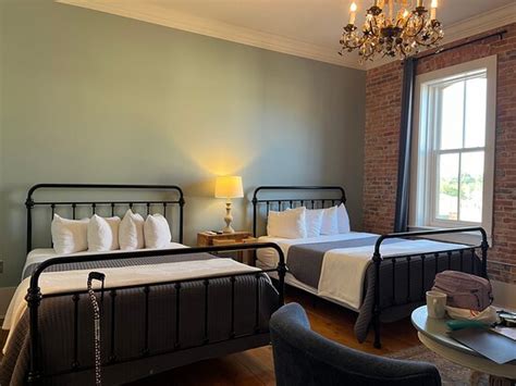 MUSKEGON RIVER INN (Newaygo) - Guesthouse Reviews, Photos, Rate ...