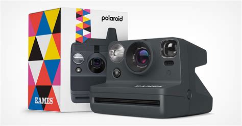 Modern Polaroid Camera 的图像结果