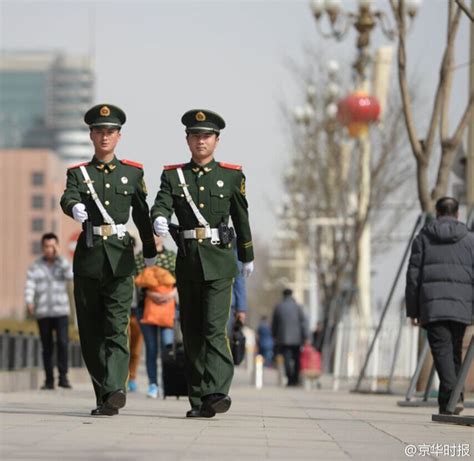 揭秘外国驻华使馆门前的中国武警：每个卫兵都是座安全堡垒