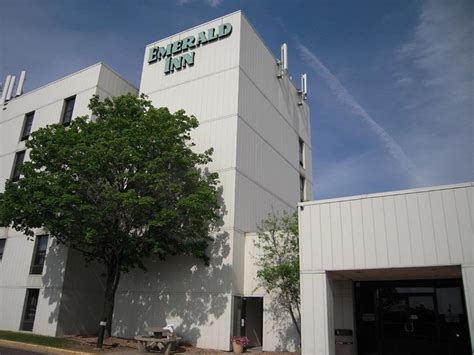 EMERALD INN (Maplewood) - Hotel Reviews, Photos, Rate Comparison ...