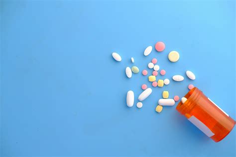 Lexapro vs. Zoloft: Comparing Antidepressant Medications - Blossom ...
